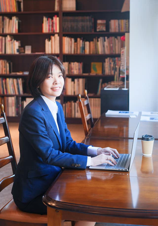 株式会社システムエンハンス 代表取締役 中山碧の本人写真。